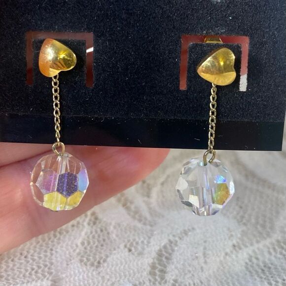 Vintage Heart faceted round crystal dangling earrings - Picture 3 of 4